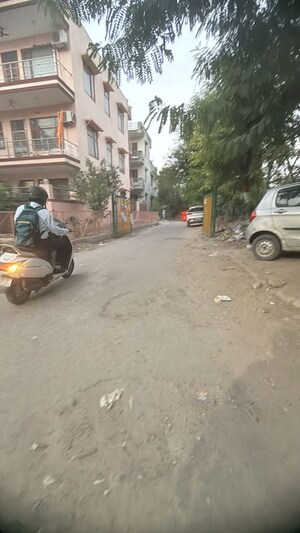 Parking in 3 BHK Independent House at Ansal Plaza Sector-23, Sector 23 – for Sale
