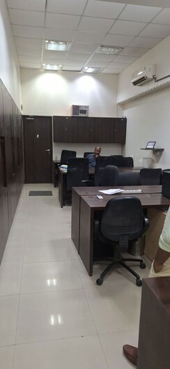 Office Space For Rent in Sunshine Heights