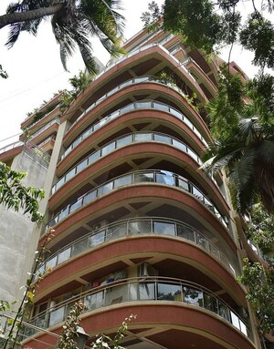 5 BHK Apartment – Exterior View View at Tapovan CHS, Santacruz West - for Sale
