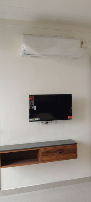 Furnished Amenities in 1 BHK Apartment at Sushant Lok 3, Sector 57 – for Rent