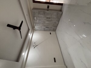 Room in 3 BHK Apartment at Sector 57 – for Rent