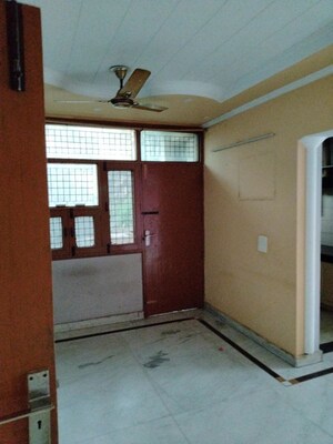 1 RK Builder Floor For Rent in Shyam Park Extension
