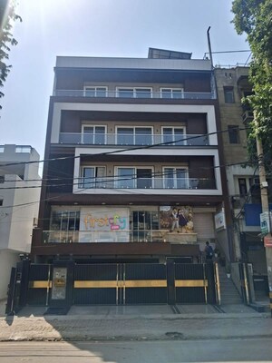 Showroom For Rent in Naraina