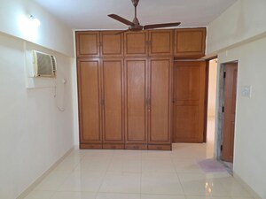 Room in 2 BHK Apartment at Lok Yamuna, Andheri East – for Rent
