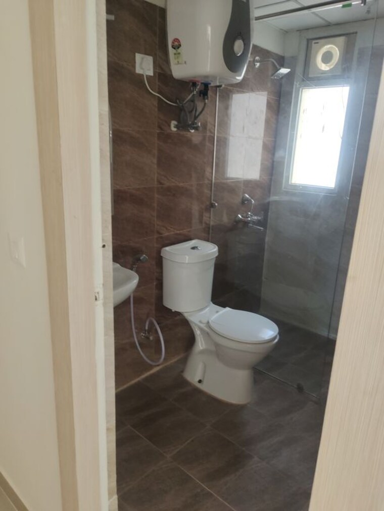 Bathroom, supertech-cape-town 2 Bedroom 930 Sq.Ft. Apartment In Sector 74 Noida 10498940