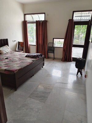 Bedroom in 1 BHK Builder Floor at Sector 32 – for Rent