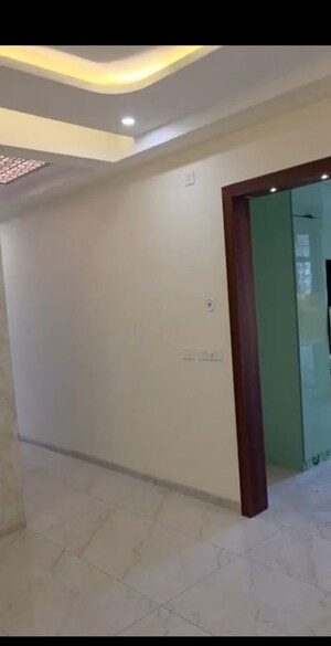 Room in 3 BHK Apartment at Rishita Manhattan, Gomti Nagar – for Rent
