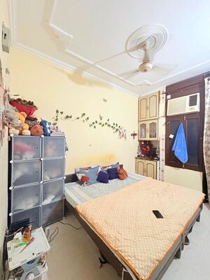 Bedroom in 1 BHK Builder Floor at Sector 52 – for Rent