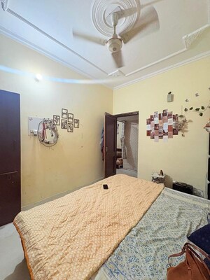 Bedroom in 1 BHK Builder Floor at Sector 52 – for Rent