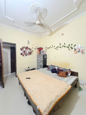 Bedroom in 1 BHK Builder Floor at Sector 52 – for Rent