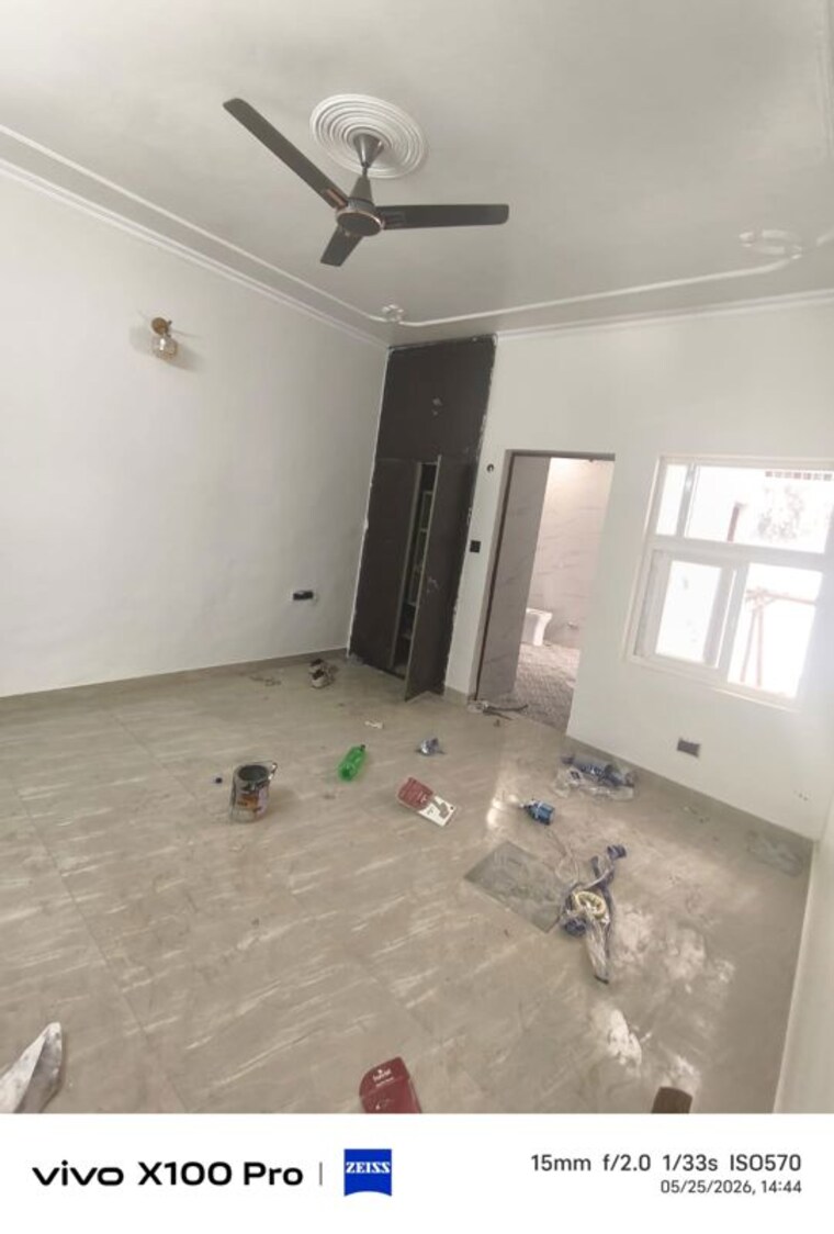 Room, sector 72 3 Bedroom 2800 Sq.Ft. Independent House In Sector 72 Noida 10499032