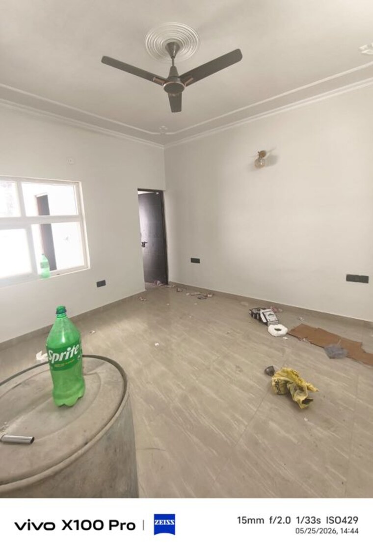 Room, sector 72 3 Bedroom 2800 Sq.Ft. Independent House In Sector 72 Noida 10499032