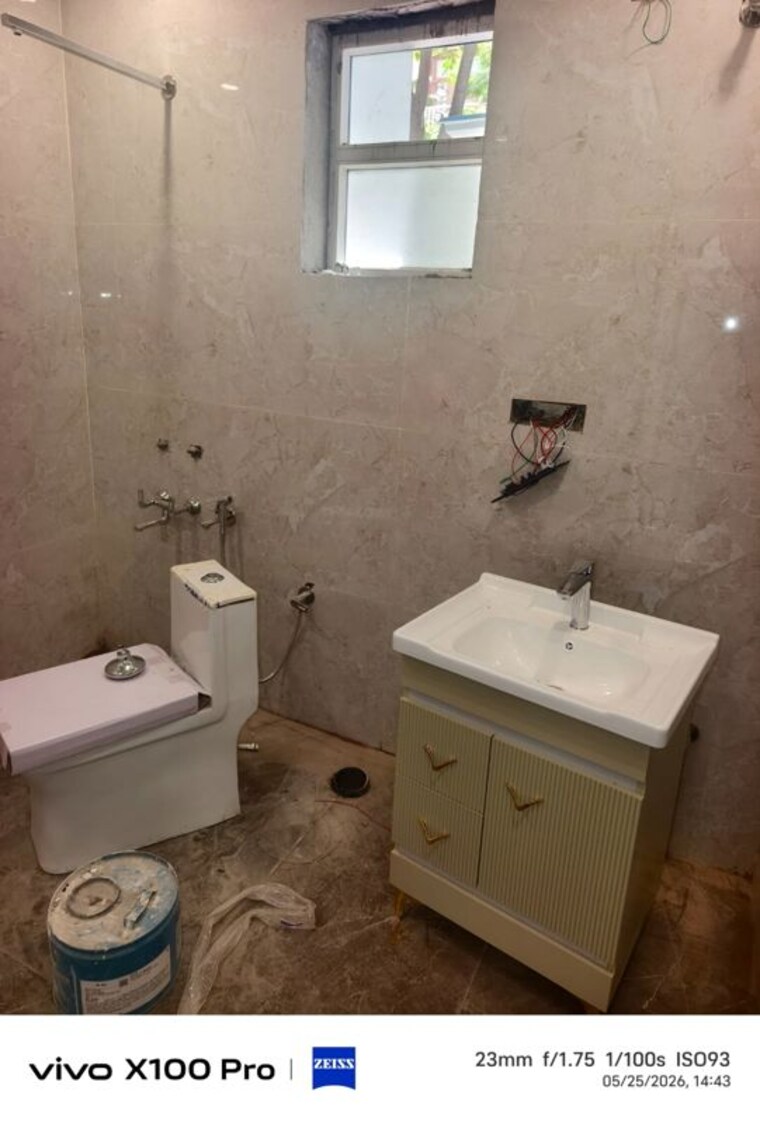 Bathroom, sector 72 3 Bedroom 2800 Sq.Ft. Independent House In Sector 72 Noida 10499032