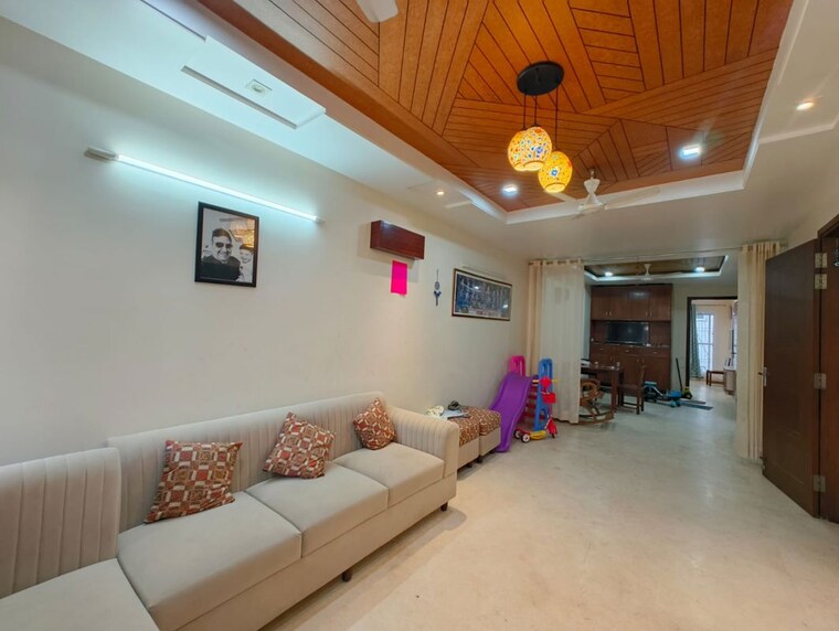 Living Room, chittaranjan park 3 Bedroom 1400 Sq.Ft. Builder Floor In Chittaranjan Park Delhi 10470891