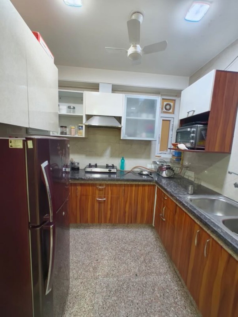 Kitchen, chittaranjan park 3 Bedroom 1400 Sq.Ft. Builder Floor In Chittaranjan Park Delhi 10470891