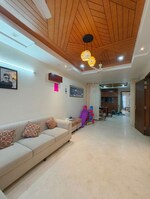 3 BHK + Servant Room 1400 Sq.Ft. Builder Floor in Chittaranjan Park