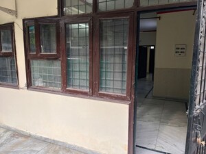 Room in 2 BHK Builder Floor at Palam Vihar Residents Association, Palam Vihar – for Sale