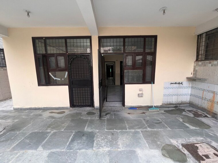  Parking, palam-vihar-residents-association 2 Bedroom 1400 Sq.Ft. Builder Floor In Palam Vihar Gurgaon 10499050