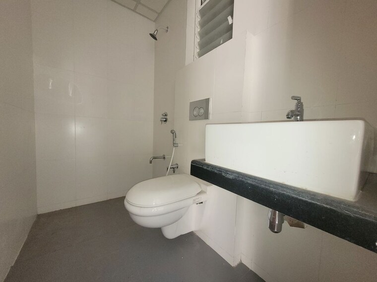 Bathroom, godrej-emerald 2 Bedroom 725 Sq.Ft. Apartment In Ghodbunder Road Thane 10458684