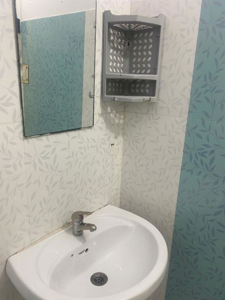 Bathroom, tulsi-plaza-indira-nagar 1 Bedroom 12500 Sq.Ft. Builder Floor In Indira Nagar Lucknow 10499093