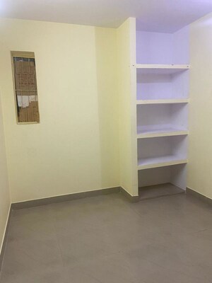 Room in 1 BHK Builder Floor at Tulsi Plaza Indira Nagar, Indira Nagar – for Rent