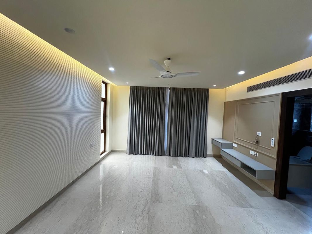 5 BHK + Pooja Room,Servant Room,Study Room,Extra Room,Store Room 10000 Sq.Ft. Penthouse in SS Hibiscus