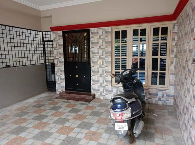  Parking, nri layout 3 Bedroom 1500 Sq.Ft. Builder Floor In Nri Layout Bangalore 10499103
