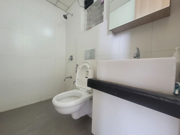 Bathroom, godrej-emerald 1.5 Bedroom 550 Sq.Ft. Apartment In Ghodbunder Road Thane 10477173