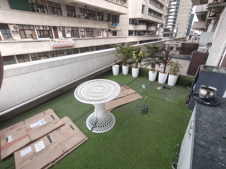 Balcony, netaji subhash place Commercial Office Space 445 Sq.Ft. In Netaji Subhash Place Delhi 10499129