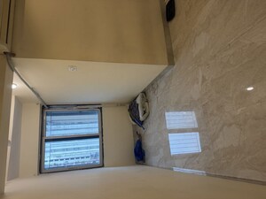 Room in 2 BHK Apartment at Platinum Prive, Andheri West – for Rent