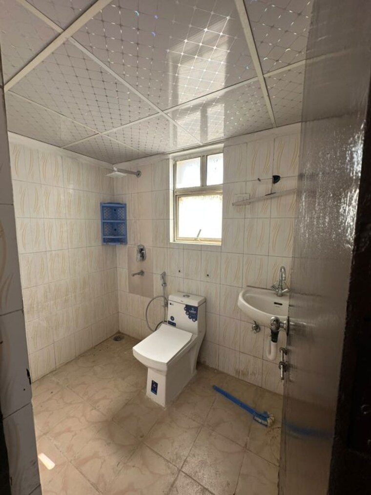Bathroom, palmwood-estate 3 Bedroom 1560 Sq.Ft. Apartment In Sector 21d Faridabad 10499162