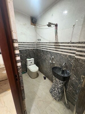 Bathroom in 1 BHK Builder Floor at Neb Sarai – for Rent