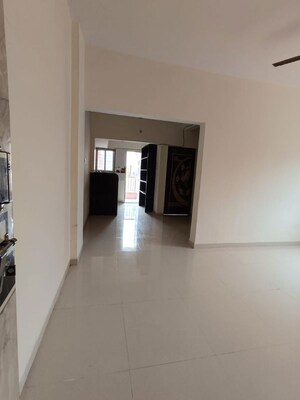Room in 1 BHK Apartment at Tingre Nagar – for Rent