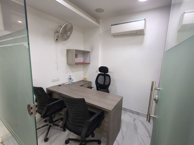 Team Area, netaji subhash place Commercial Office Space 705 Sq.Ft. In Netaji Subhash Place Delhi 10499170