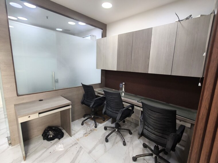 Team Area, netaji subhash place Commercial Office Space 705 Sq.Ft. In Netaji Subhash Place Delhi 10499170