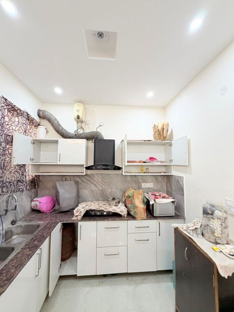 Kitchen, chandigarh-citi-center 2 Bedroom 1475 Sq.Ft. Apartment In Vip Road Zirakpur 10499186