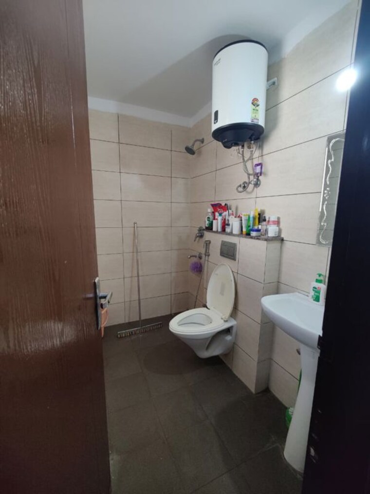 Bathroom, motia-citi-royal-business-park 2 Bedroom 1350 Sq.Ft. Apartment In Ambala Highway Zirakpur 10499203