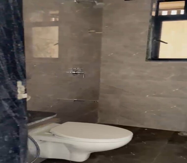 Bathroom, matunga east 2 Bedroom 750 Sq.Ft. Apartment In Matunga East Mumbai 10499233