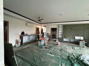 Parking in 3 BHK Apartment at Jaypee Greens Kalypso Court, Sector 128 – for Rent
