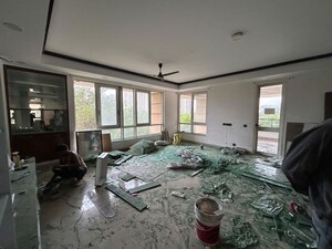 Parking in 3 BHK Apartment at Jaypee Greens Kalypso Court, Sector 128 – for Rent