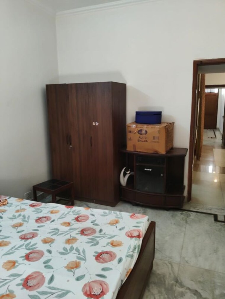 Bedroom, sushant lok i 3 Bedroom 300 Sq.Ft. Builder Floor In Sushant Lok I Gurgaon 10499238