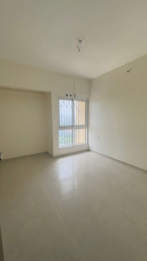 Room in 2 BHK Apartment at Dosti West County, Balkum Pada – for Rent