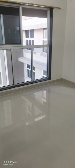 Room in 2 BHK Apartment at Worli – for Rent