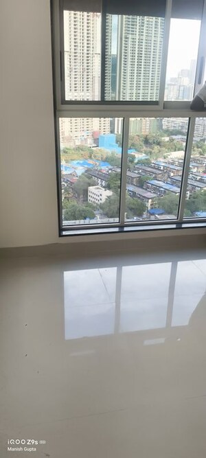 Room in 2 BHK Apartment at Worli – for Rent