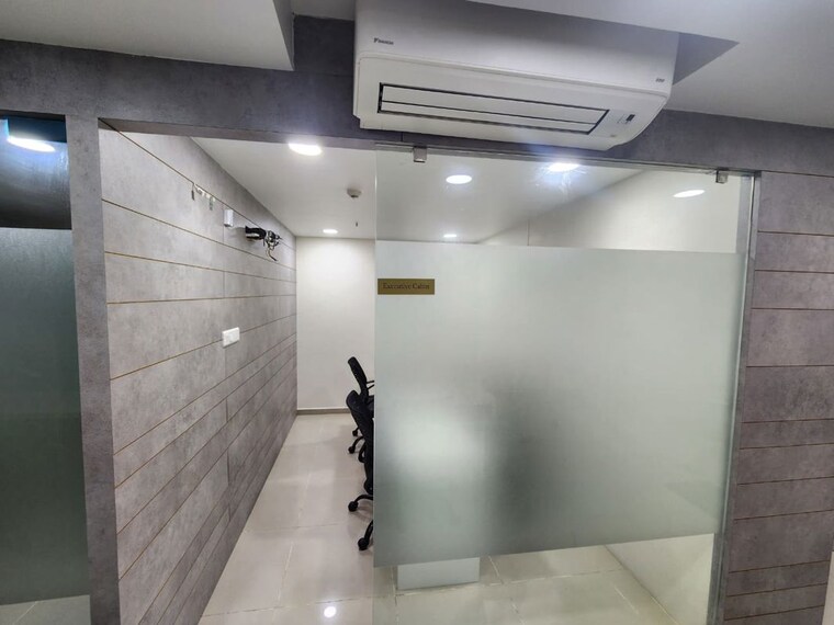 Room, ambli Commercial Office Space 1221 Sq.Ft. In Ambli Ahmedabad 10499282