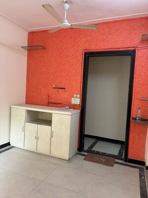 Room in 1.5 BHK Apartment at Worli Sea Face – for Rent