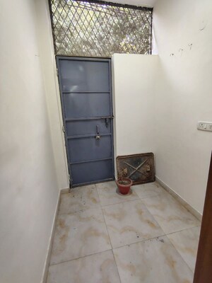 Room in 2 BHK Builder Floor at Malviya Nagar – for Rent