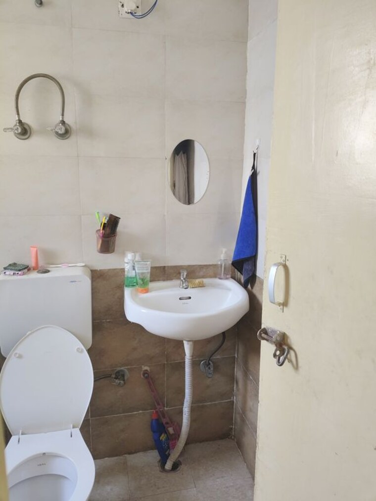 Bathroom, awho-shanti-vihar 3 Bedroom 1750 Sq.Ft. Apartment In Sector 95 Gurgaon 10499281