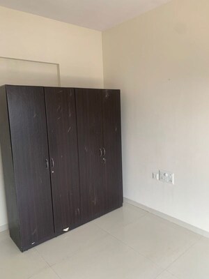 Room in 2 BHK Apartment at Chandak Stella, Goregaon West – for Rent