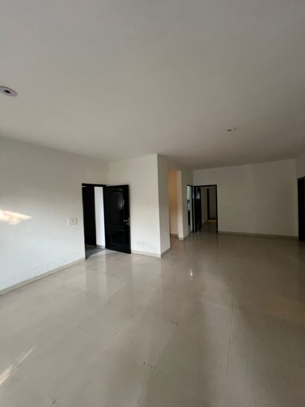 3 BHK 1560 Sq.Ft. Apartment in Omaxe Ambrosia